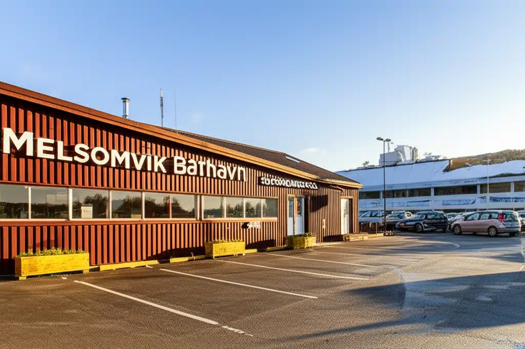 Melsomvik Båthavn, Trehuske 1 Melsomvik Båthavn: Båthavn med trehuske og vakker utsikt