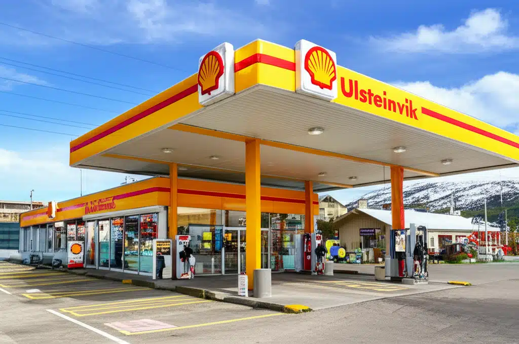 Shell Ulsteinvik: Bensinstasjon og tjenester i Møre og Romsdal